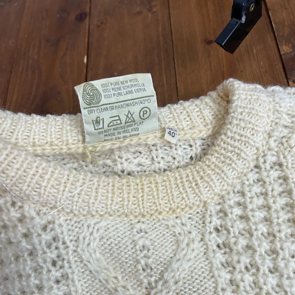 Gaeltarra handloomed cableknit sweater cream